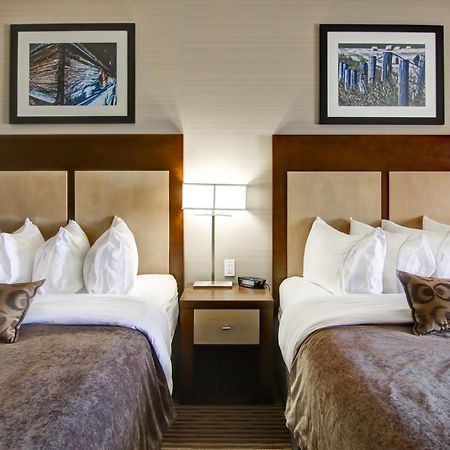 Canalta Hotel Shaunavon Bagian luar foto