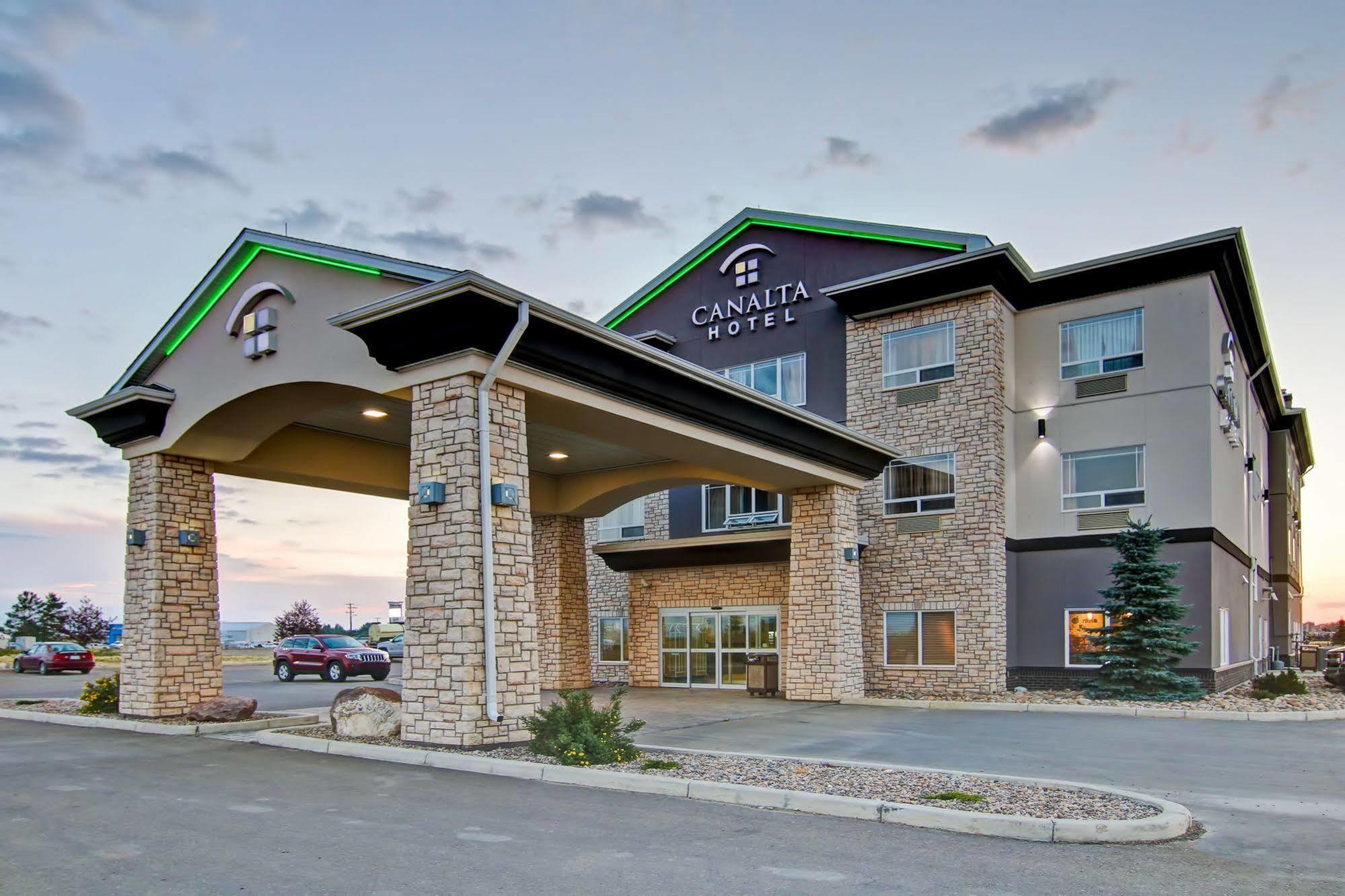 Canalta Hotel Shaunavon Bagian luar foto