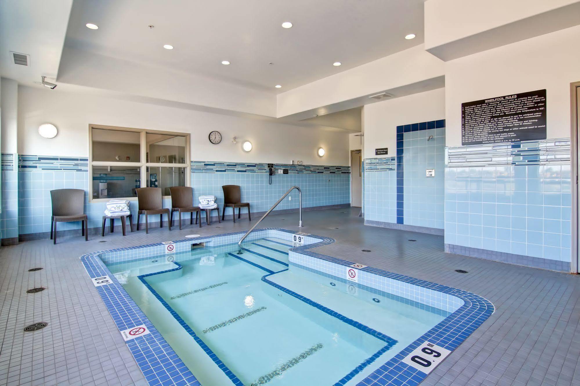 Canalta Hotel Shaunavon Bagian luar foto