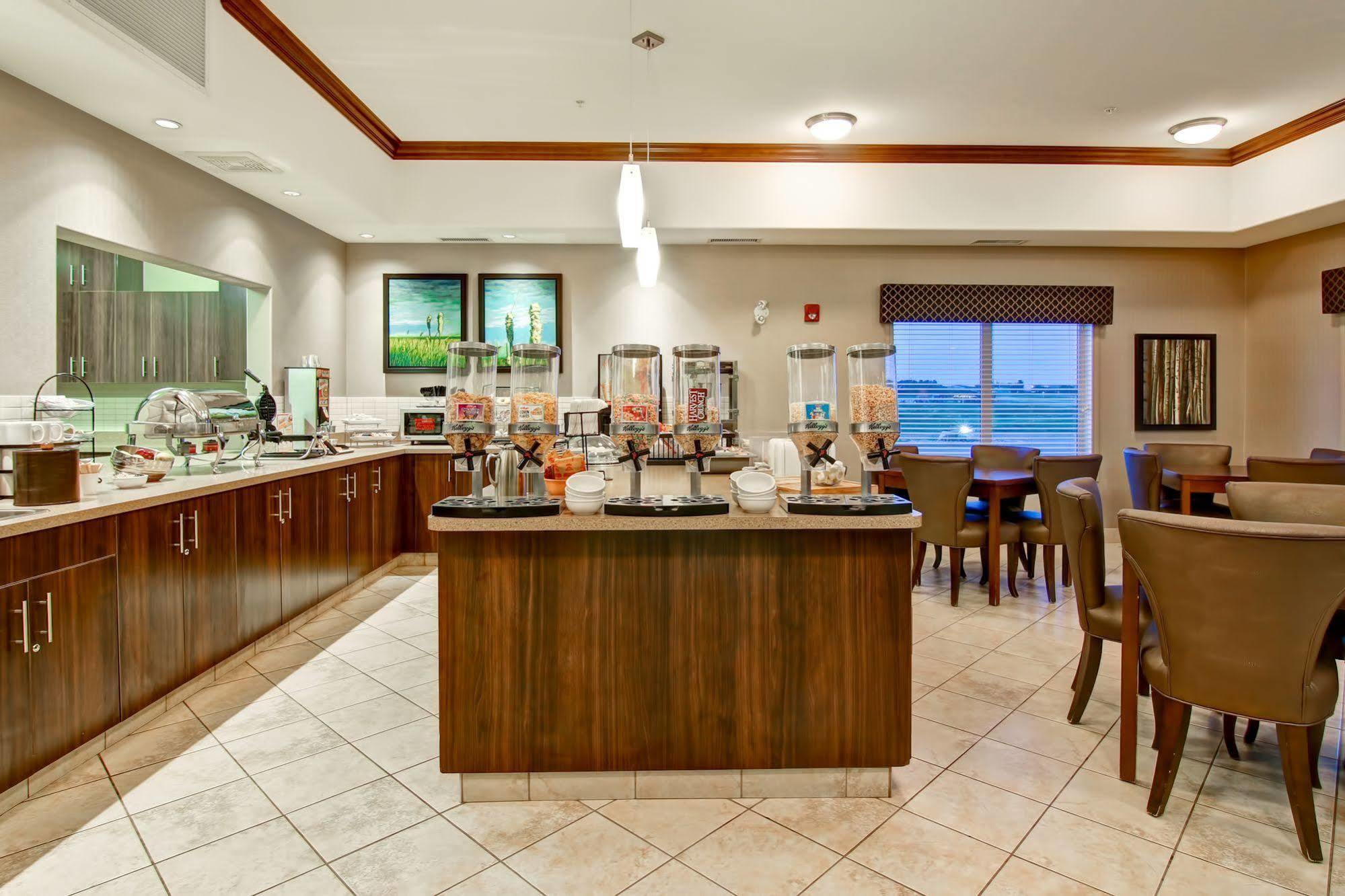 Canalta Hotel Shaunavon Bagian luar foto
